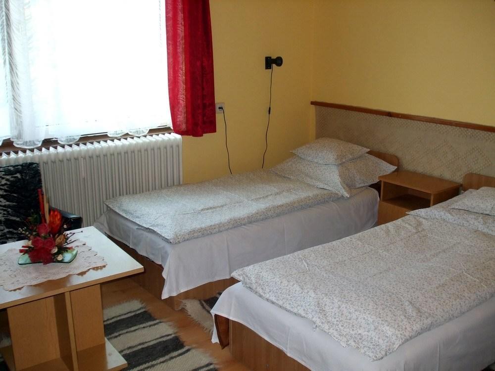 Lugas Szallas Jászberény Chambre photo